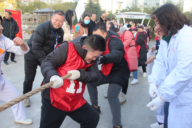 同心協(xié)力　共同加油——我院舉行第五屆“三甲杯”迎新拔河比賽(圖16)