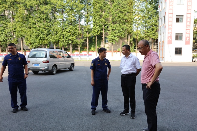 擁軍慰問(wèn)送關(guān)懷 警民共建一家親(圖2)