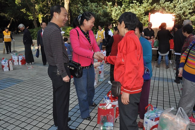 我院組織離退休職工開展重陽(yáng)節(jié)游園見面會(huì)(圖6)