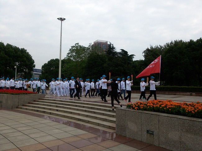 我院參加2016年“健康中國行”暨 創(chuàng)建省級衛(wèi)生城市萬人大行走活動(圖4)