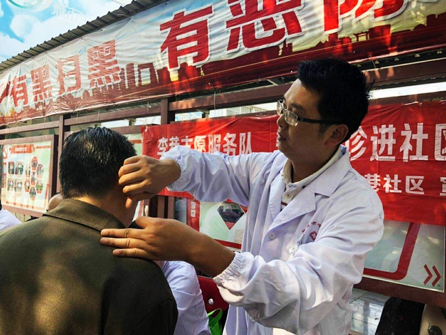 便民服務暖人心—-我院深入李巷社區(qū)開展義診活動(圖4)